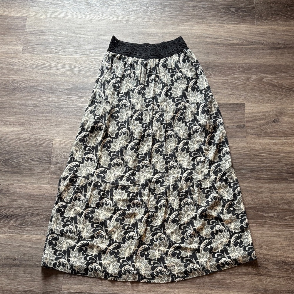 Breeze Ever Black & White Floral Maxi Skirt – Lace Waist – Cottagecore – Size M